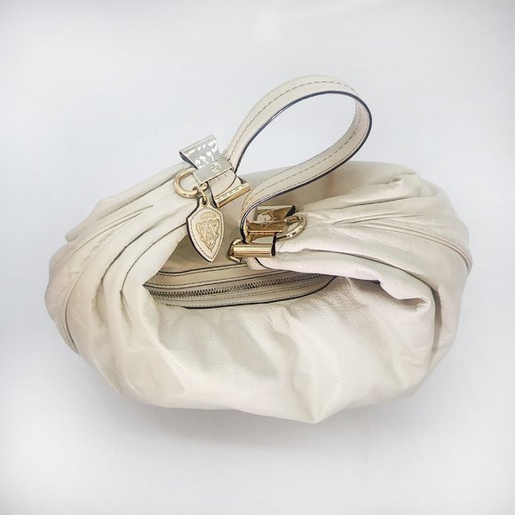 GUCCI - Calfskin Duchessa Hobo Off White/Cream Medium Sized Bag - Picture 3 of 12